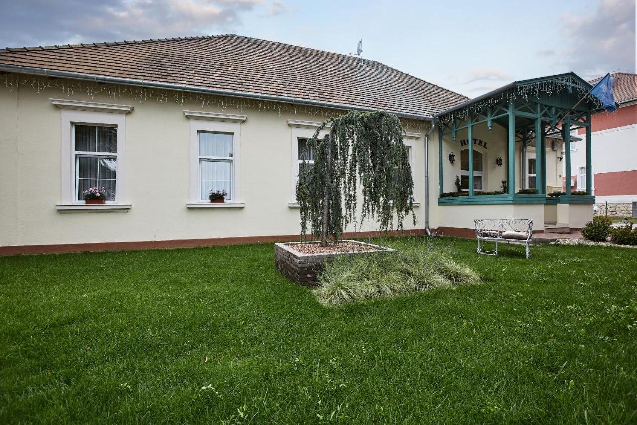 Aquasol Resort Mosonmagyarovar Bagian luar foto